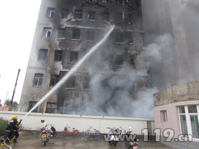 赤峰一建筑著火